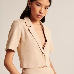 Linen-Blend Short-Sleeve Cropped Blazer